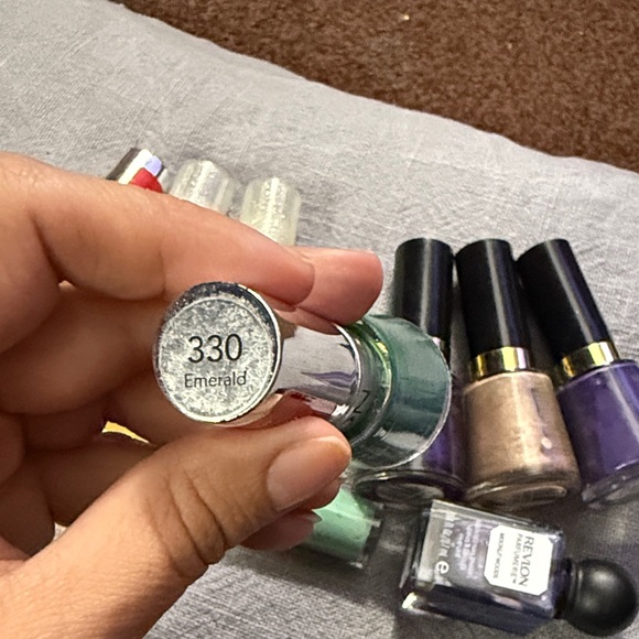 Revlon Vibrant Nail Polish Collection - Picture 5 of 10
